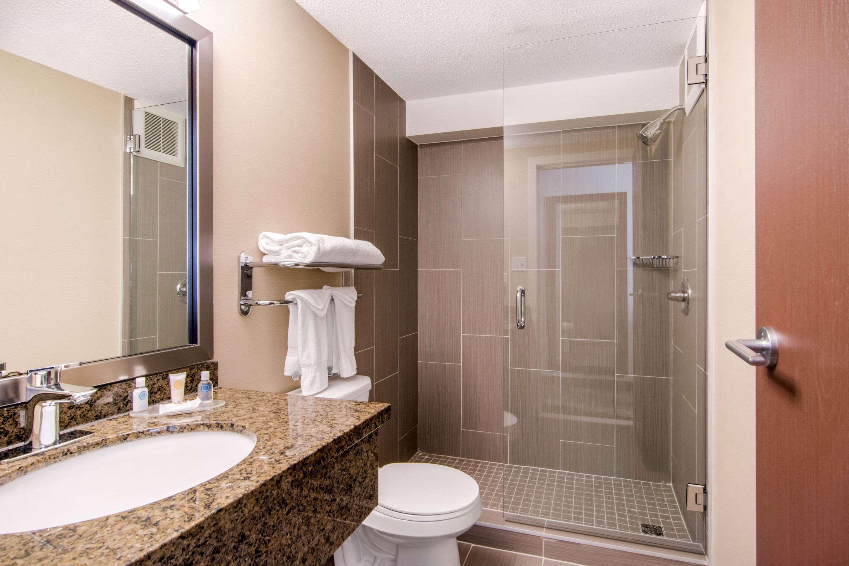 Comfort & Hotel Medicine Hat